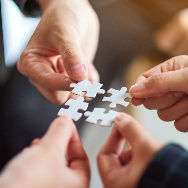 AdobeStock_330295583_Puzzleteile